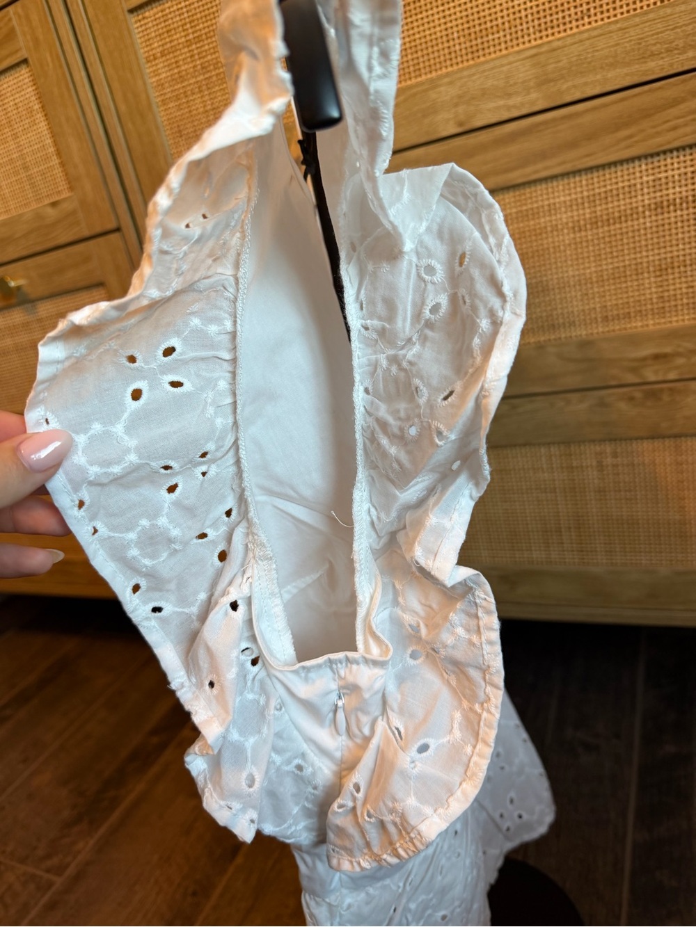 Who What Wear White Eyelet Ruffle Sleeve Top - Picture 7 of 8